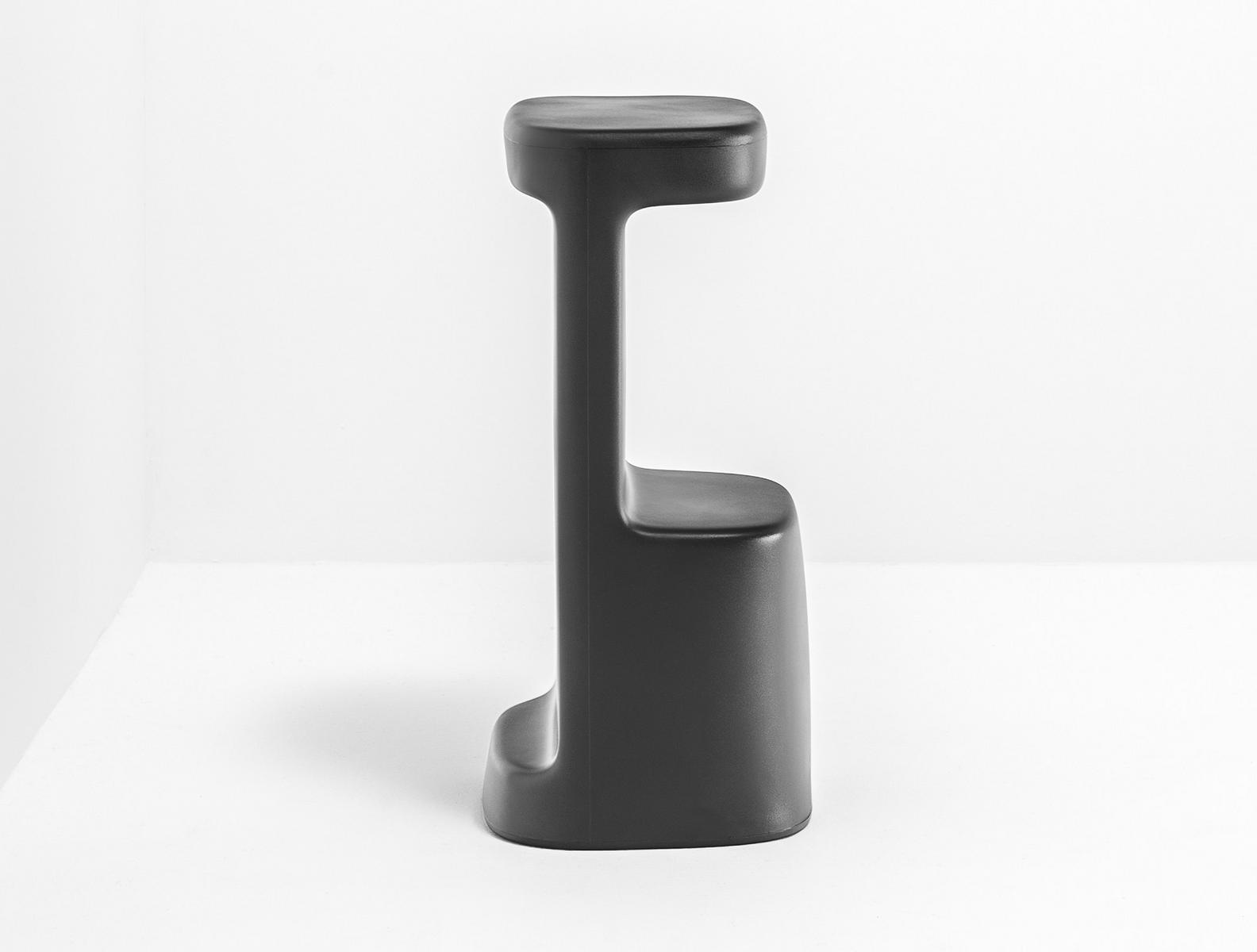 Polyethylene stool | Serif by Pedrali
