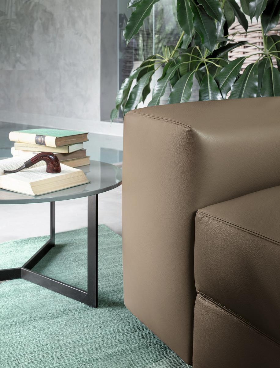 Sectional leather sofa with chaise longue | Venise by Lema