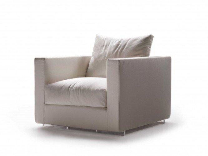 Fabric armchair with removable cover with armrests | Magnum by Flexform
