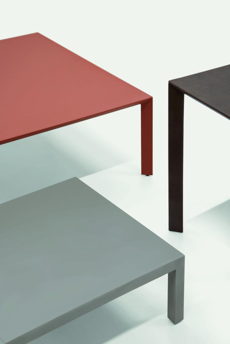 Painted metal coffee table | Mono by Pianca