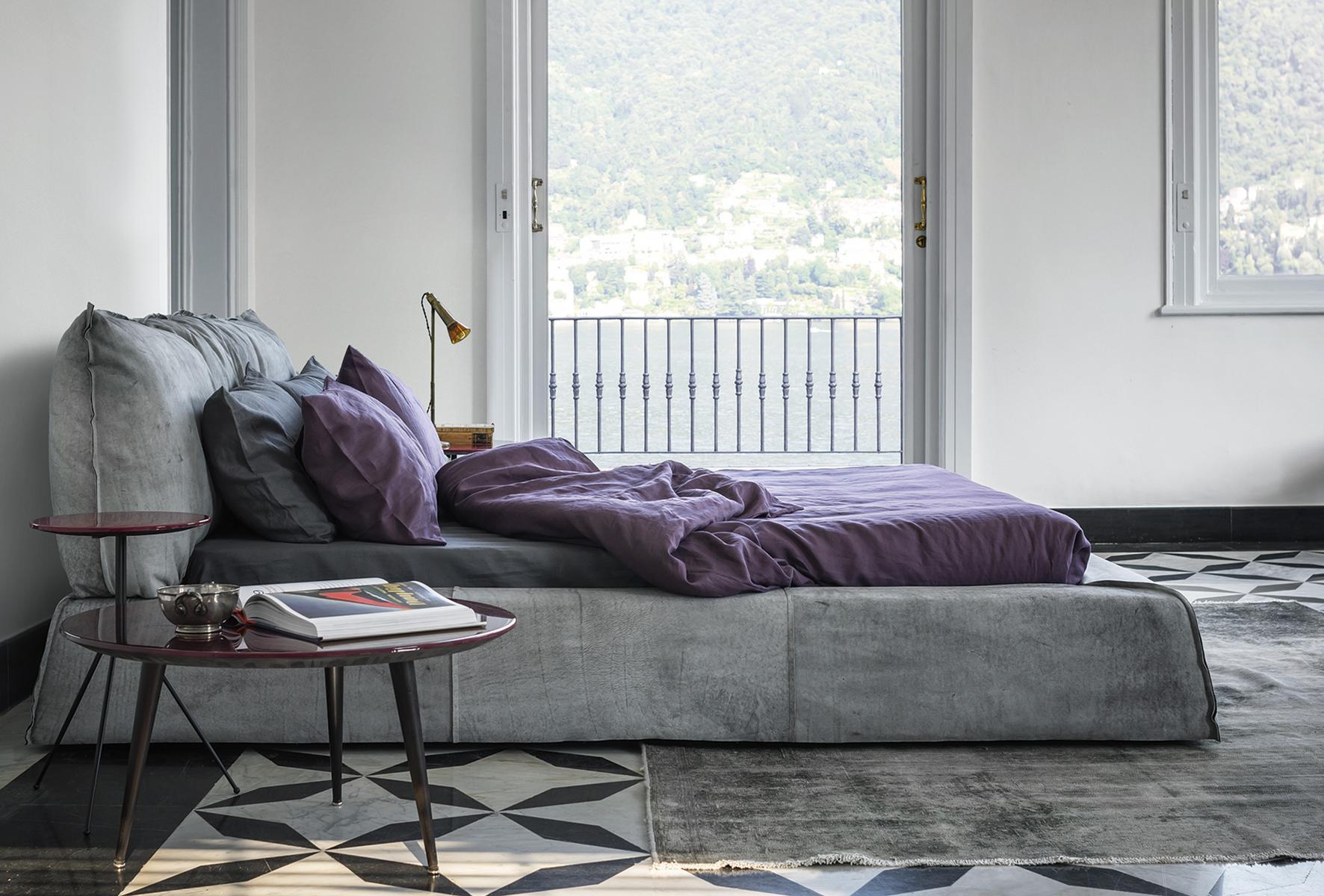 Upholstered leather bed | Paris by Baxter