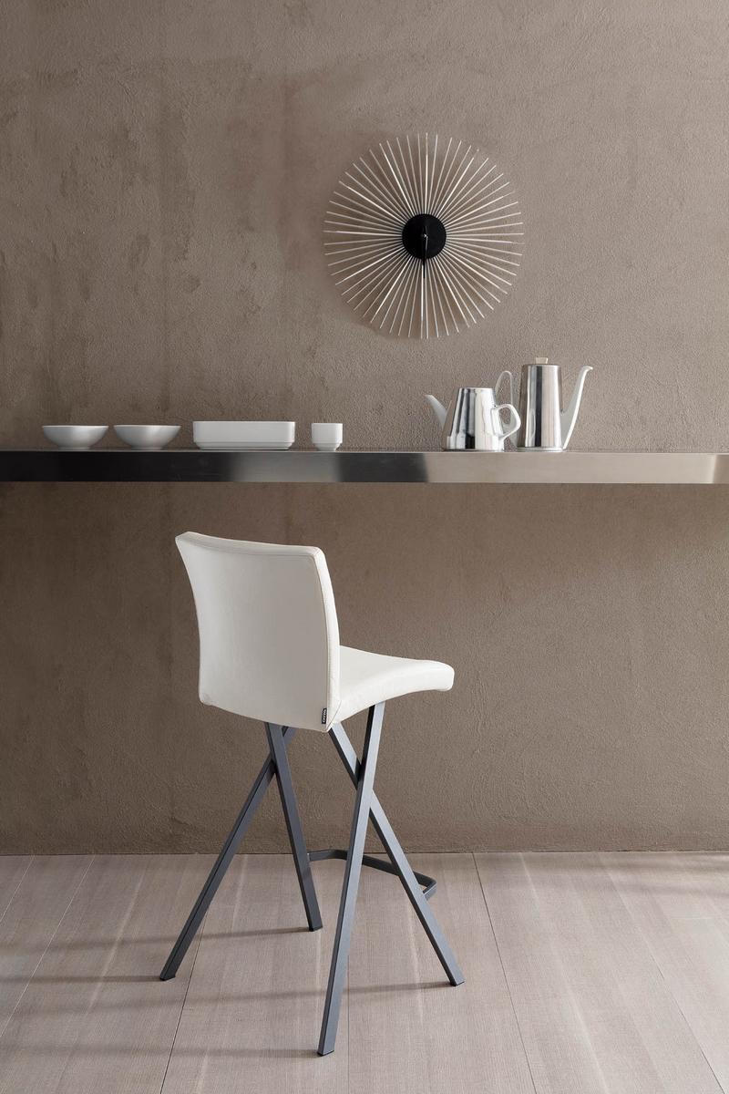 High upholstered leather stool | Etienne by Ozzio Italia