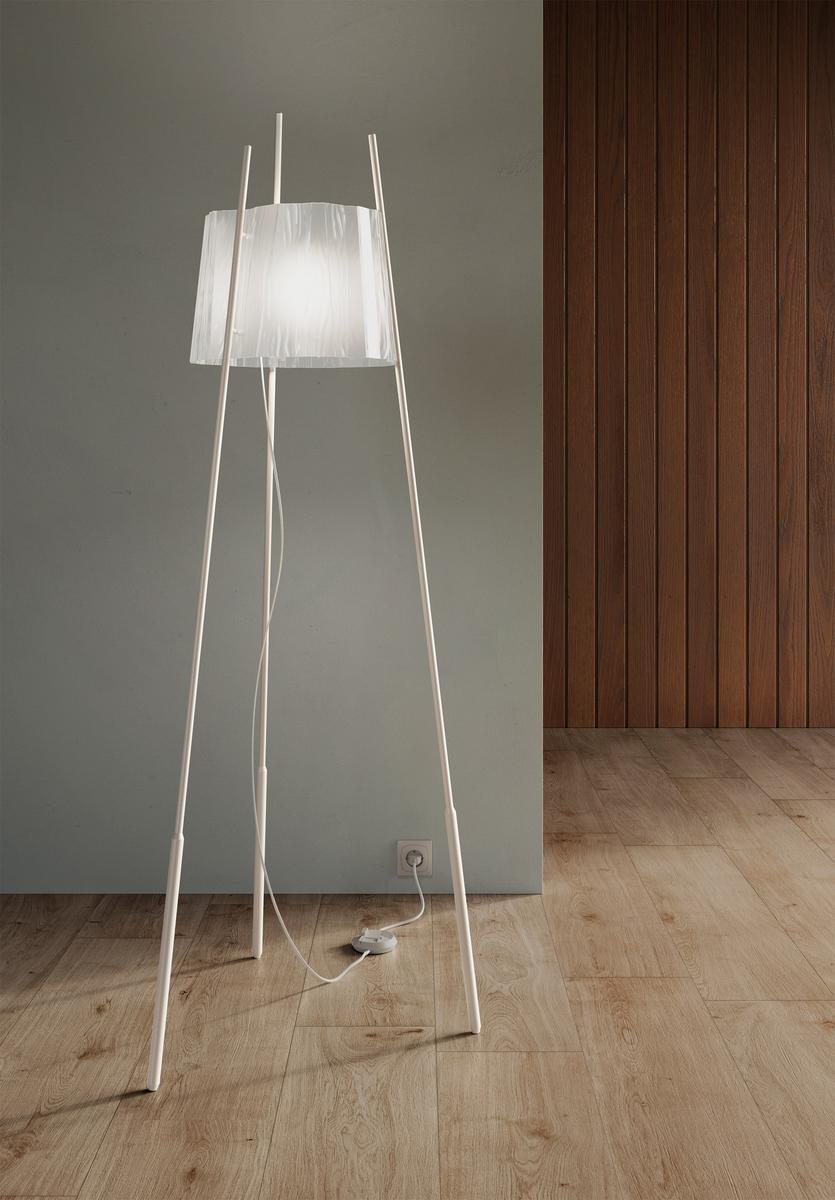 Indirect light glass floor lamp with dimmer | Tyla by Kundalini