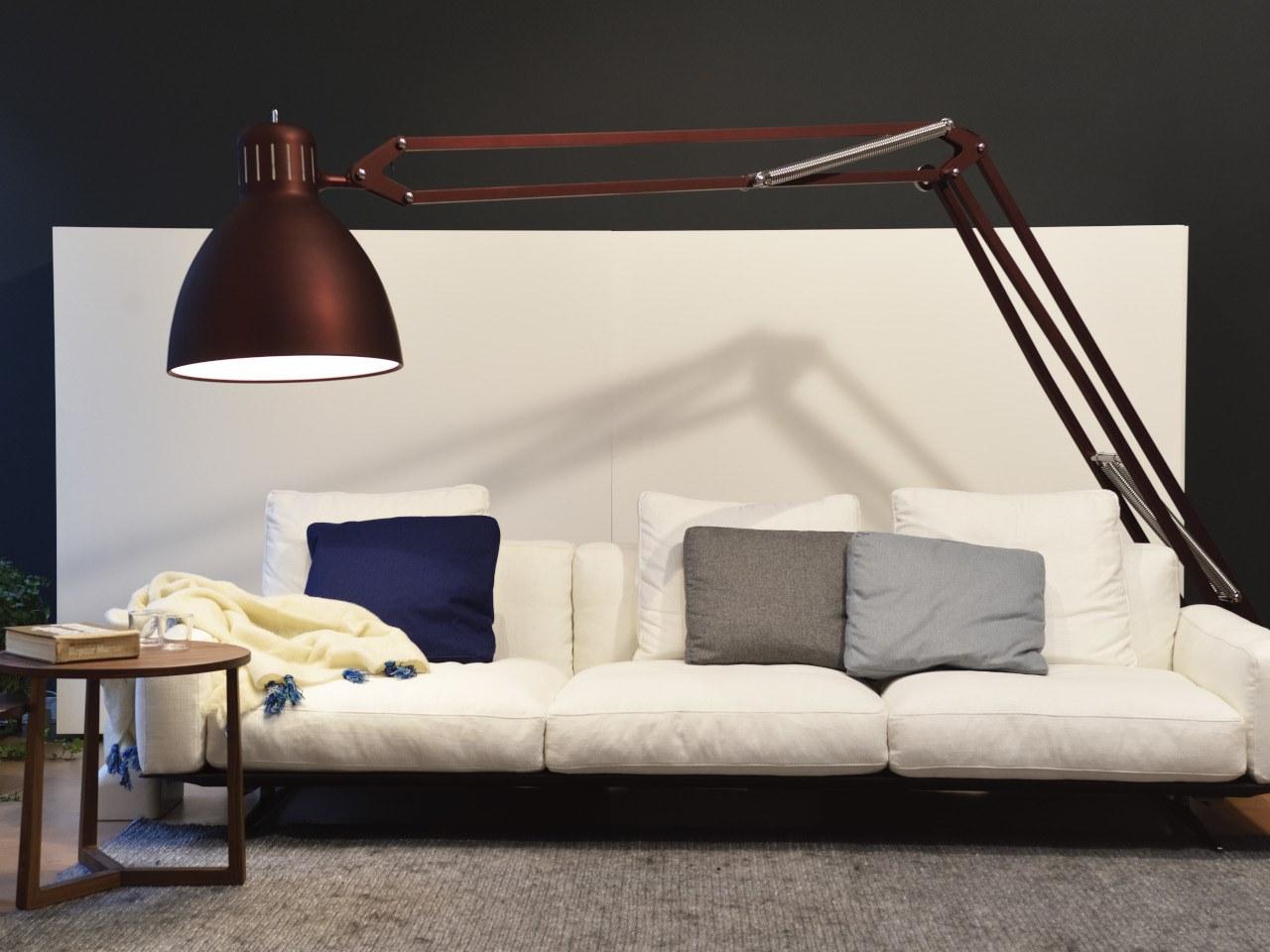 LED adjustable aluminium floor lamp | Jj Great by Leucos