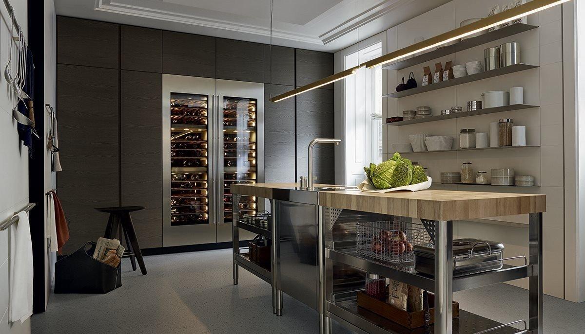 Wood and glass fitted kitchen Poliform Trail