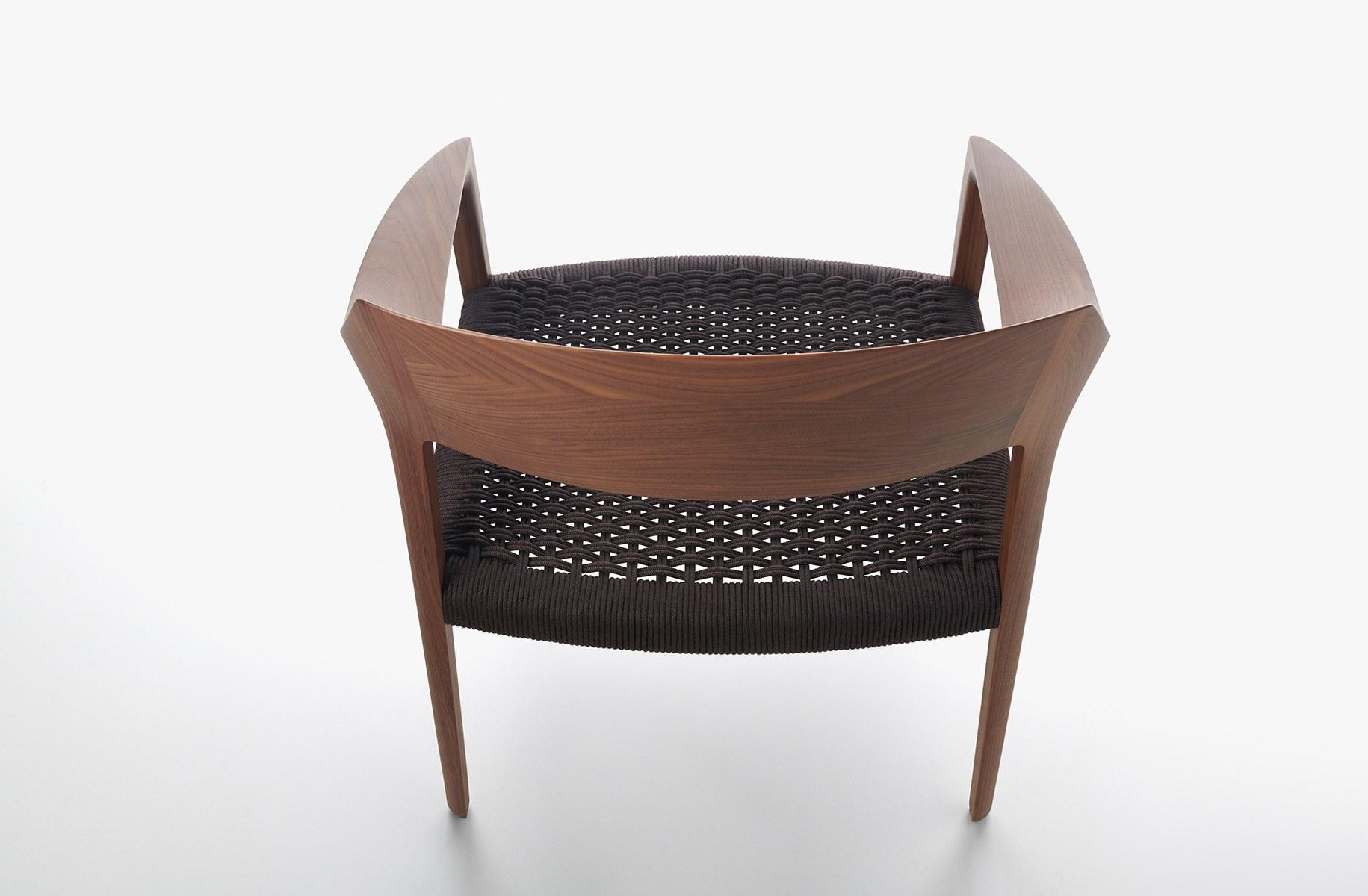 Wooden easy chair with armrests | Scheggia by Potocco