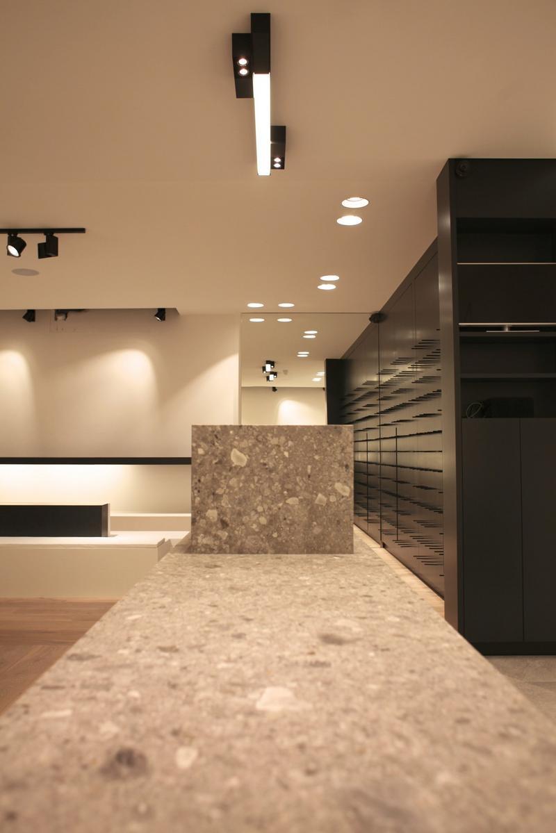 LED polycarbonate ceiling lamp | Metroffice by Dark