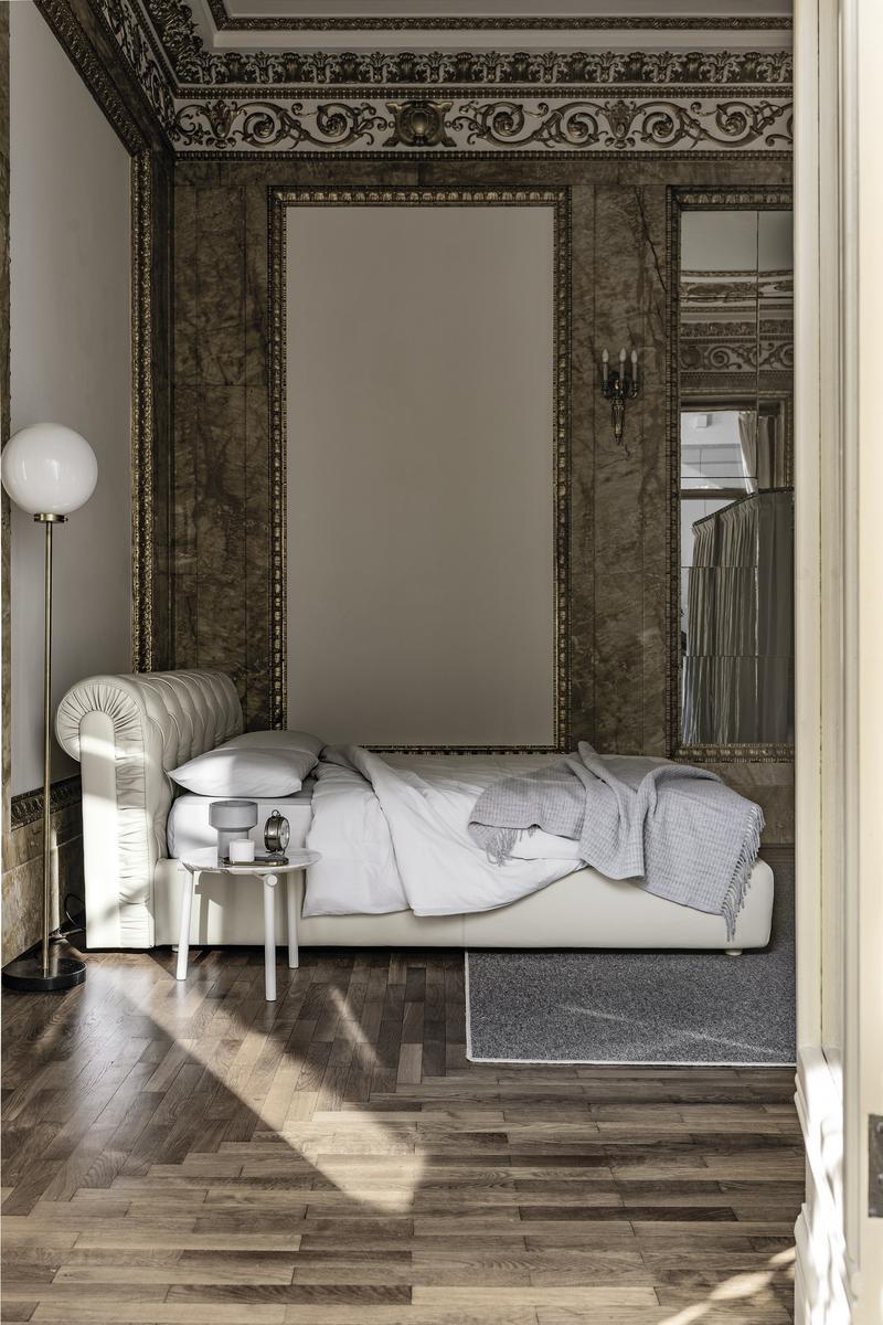 Double bed with tufted headboard | Exige by Bolzan letti