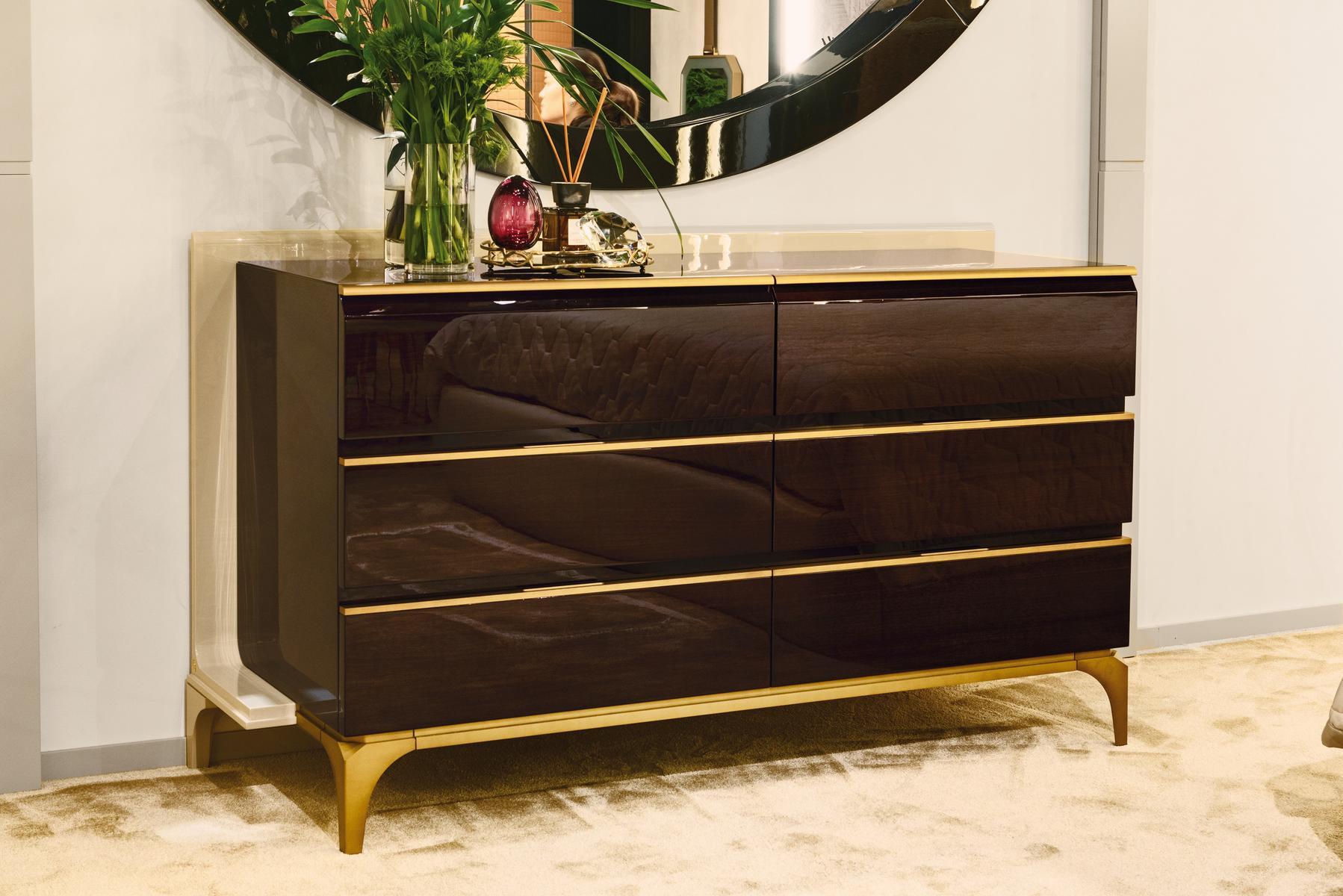 Walnut chest of drawers | Deanna by Bruno Zampa