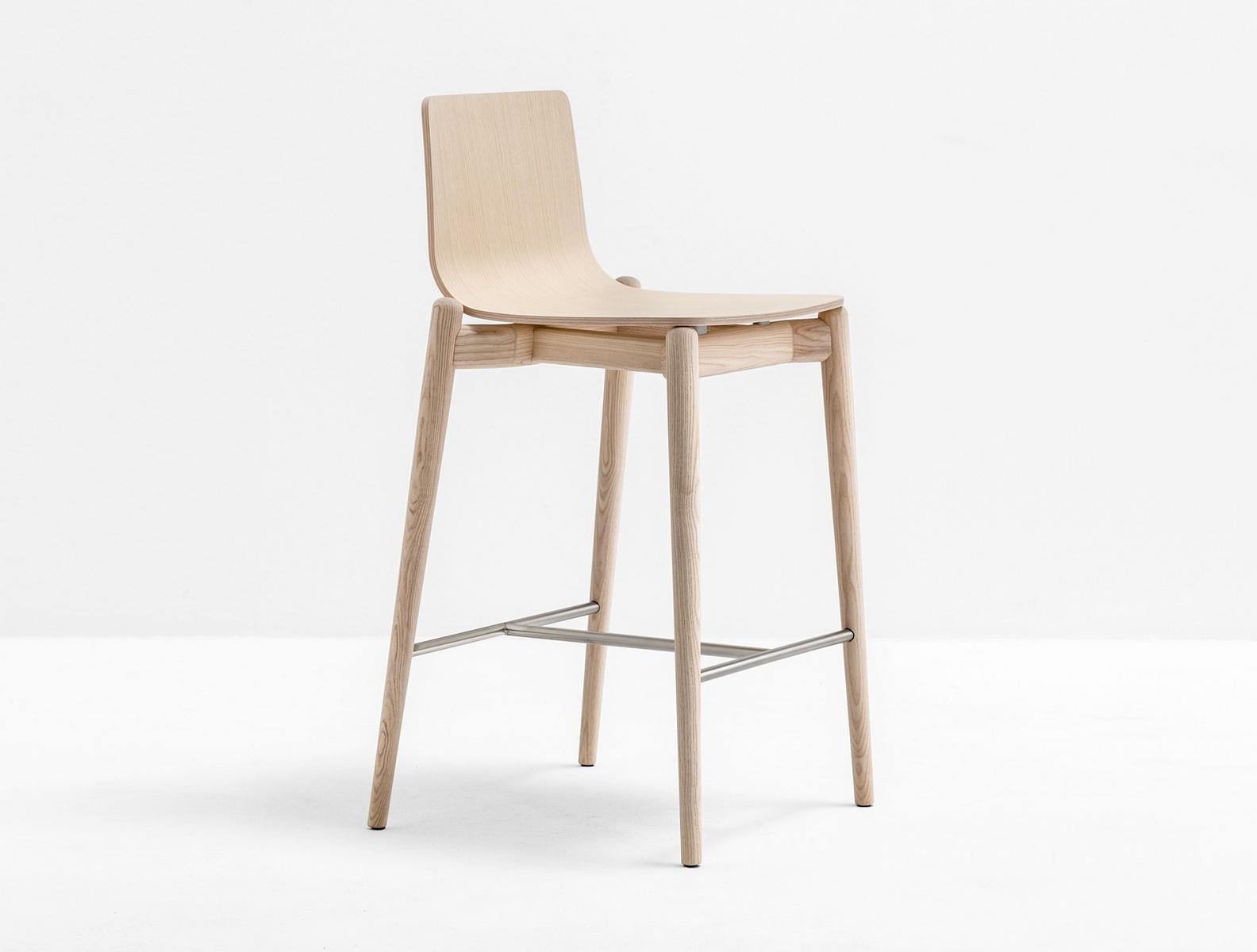 High wooden stool with footrest | Malmö 236 by Pedrali