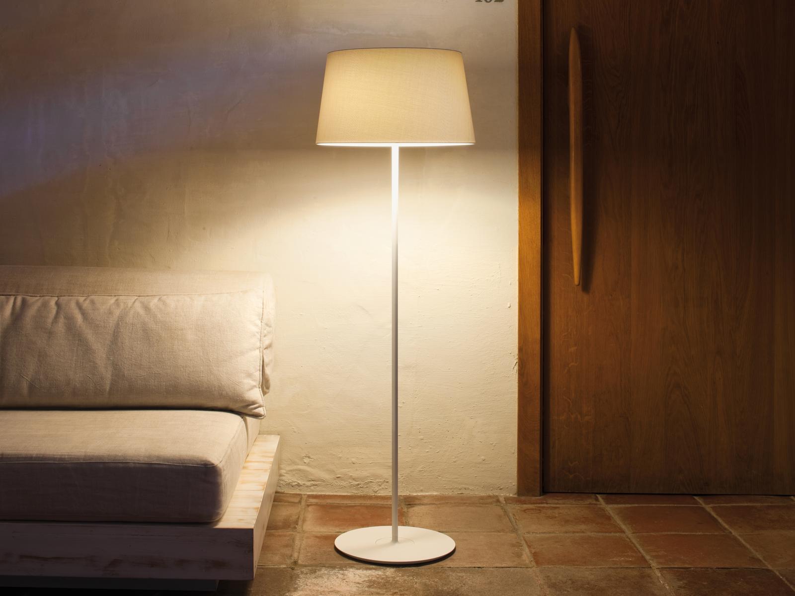 Glass-fibre floor lamp | Warm 4906 by Vibia
