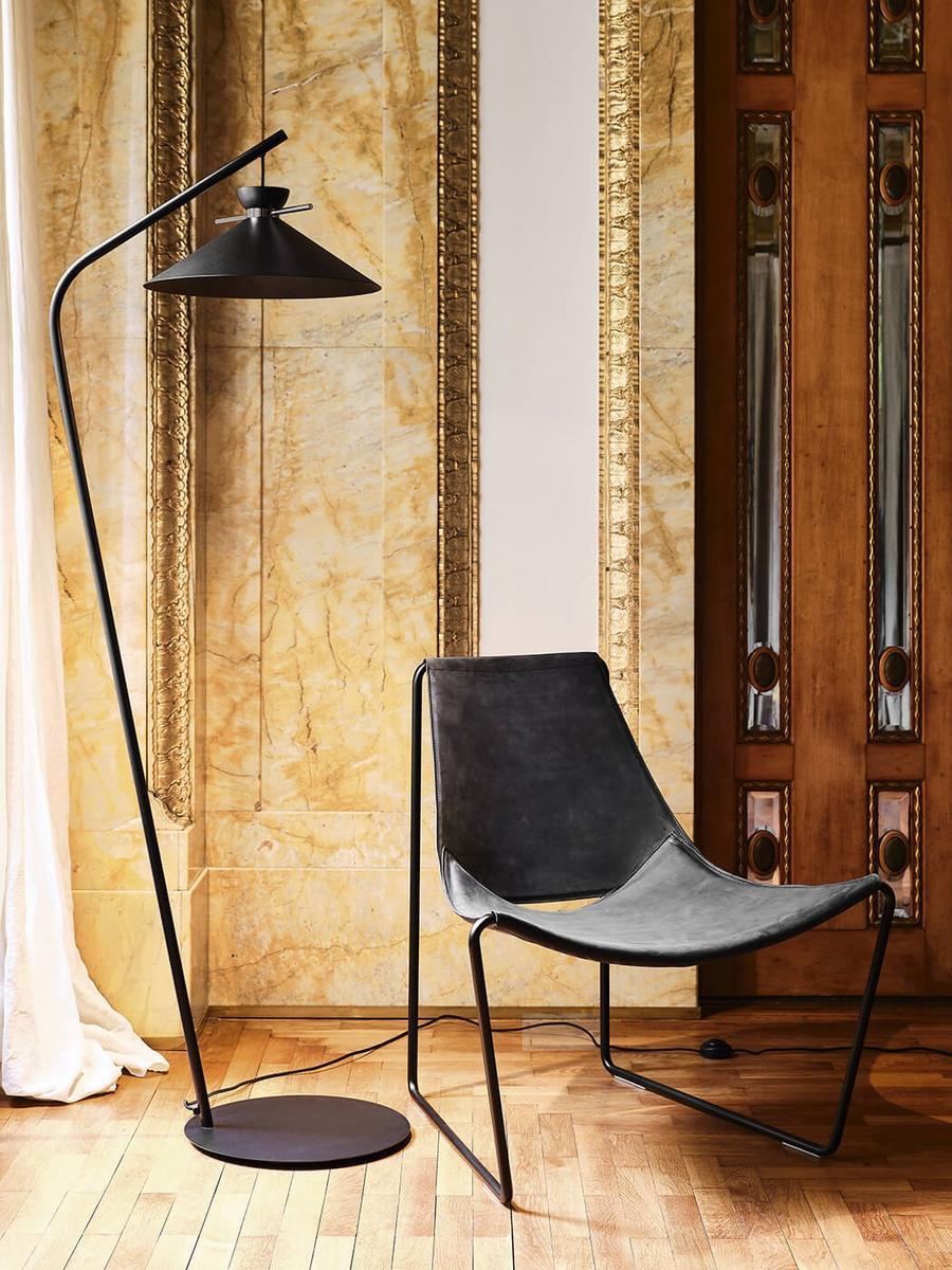 Direct light painted metal floor lamp | Japan by Midj