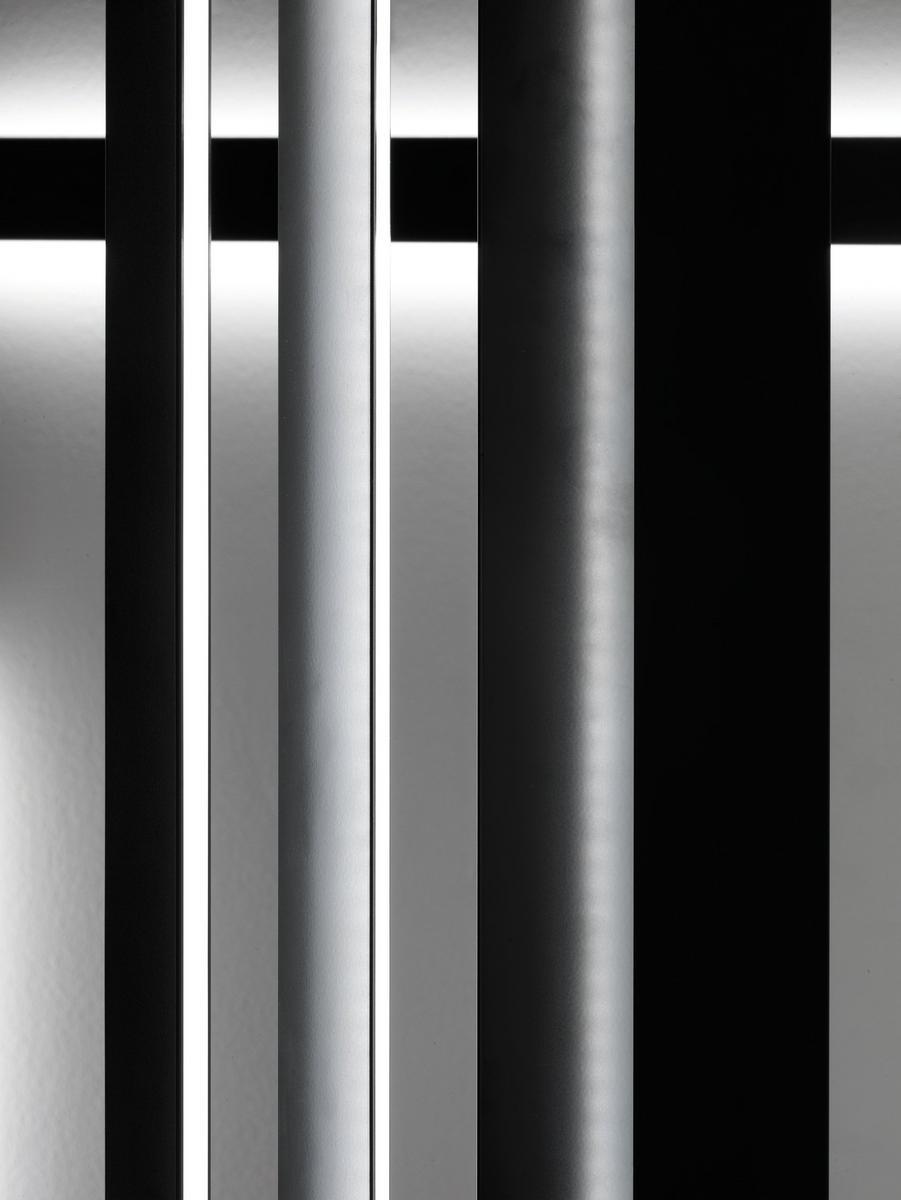 Indirect light aluminium wall light | Pivot by Fabbian