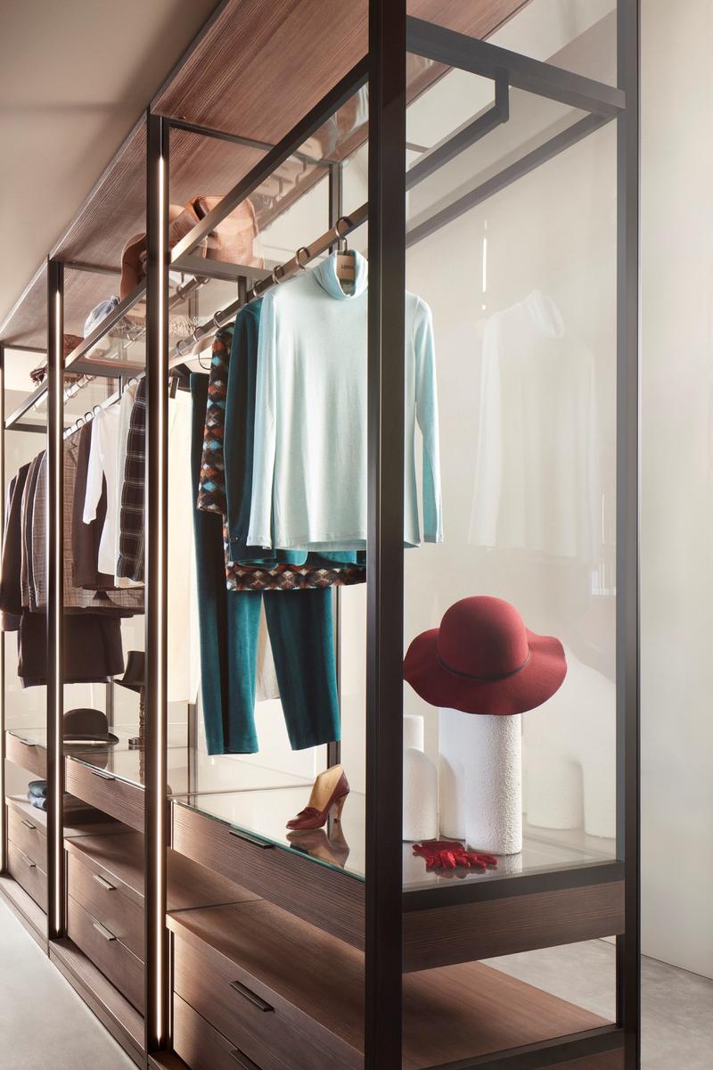 Sectional walk-in wardrobe | Open by Lema