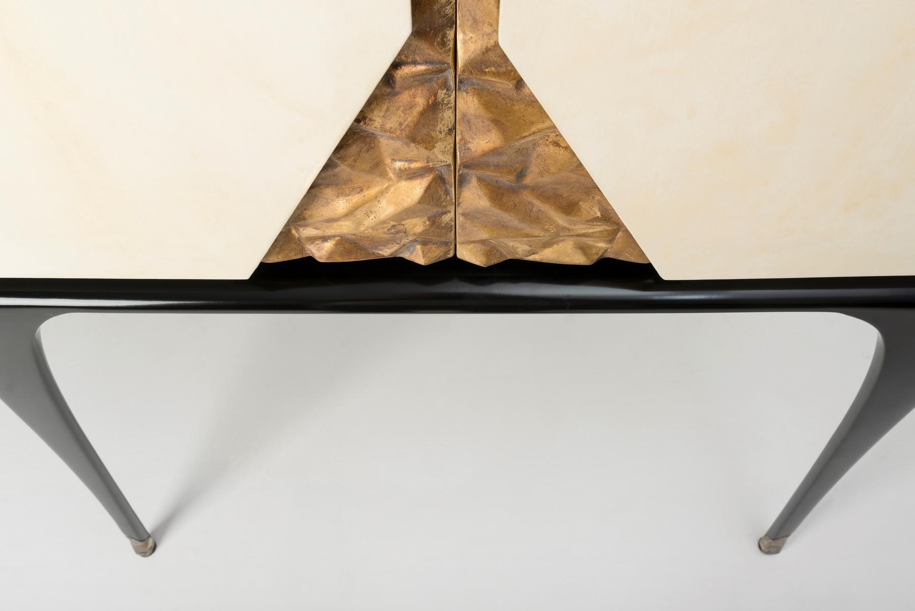 Wood veneer and parchment paper bar cabinet | Martini by Mantellassi 1926