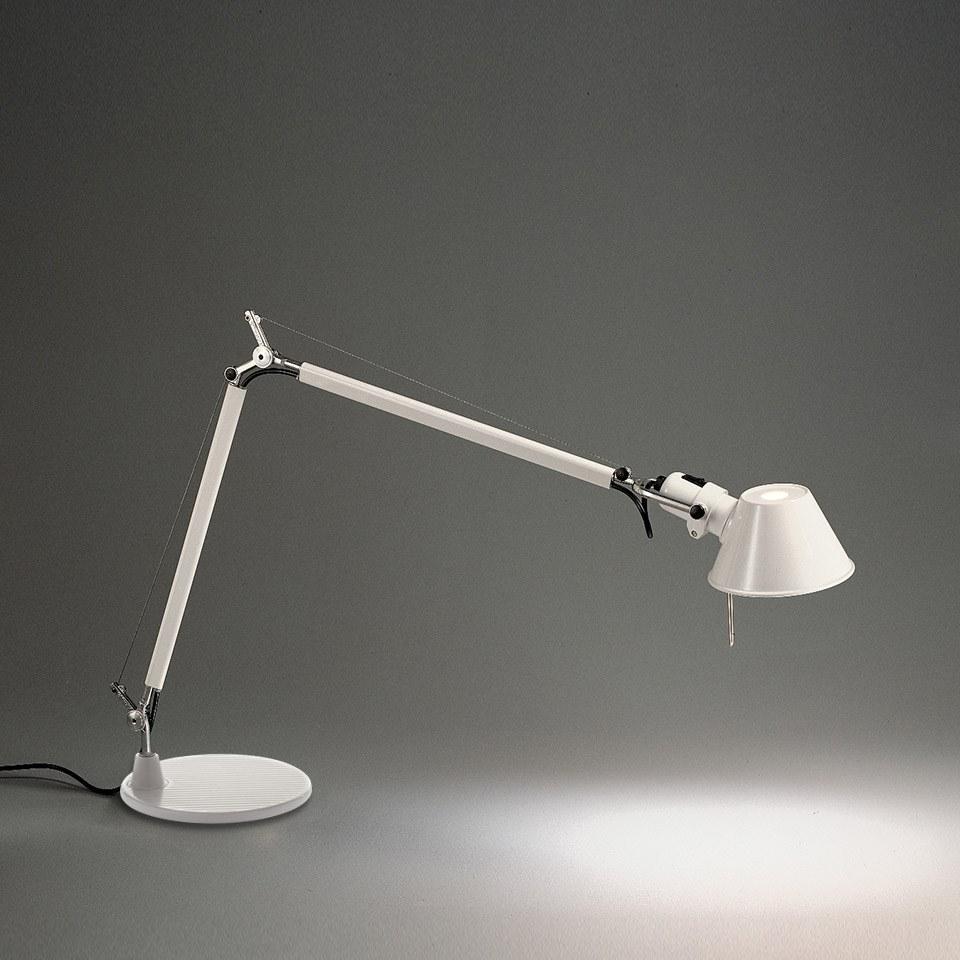 Direct light aluminium table lamp | Tolomeo by Artemide