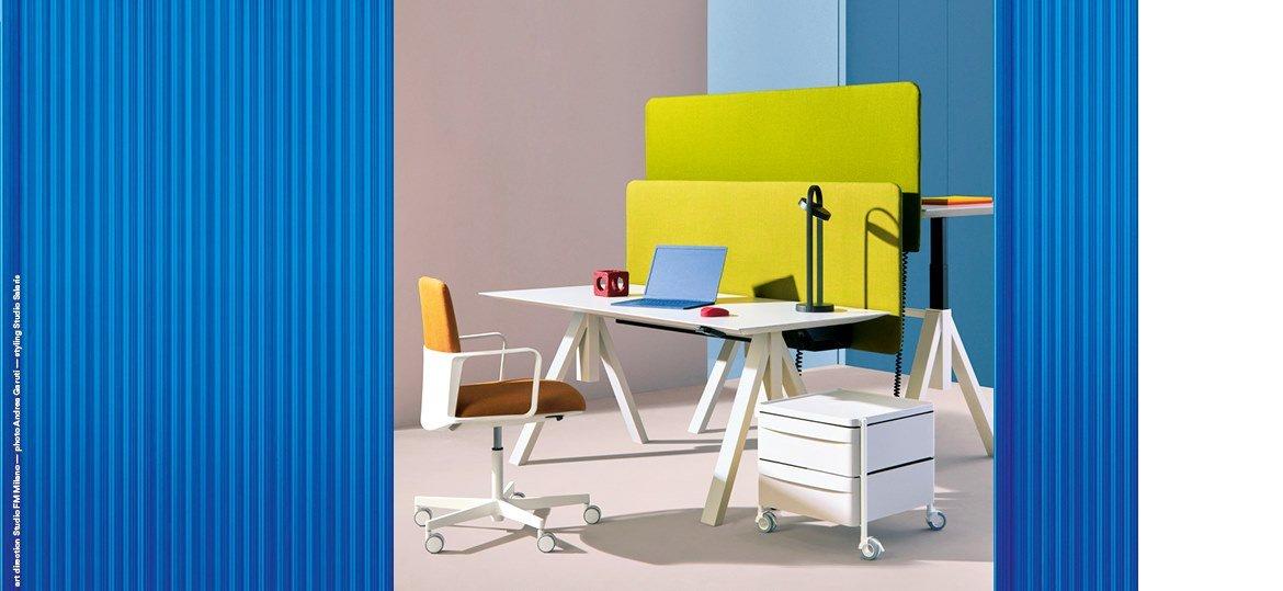 Height-adjustable steel and wood office desk with sound absorbing screens | Arki-table Adj Desk by Pedrali