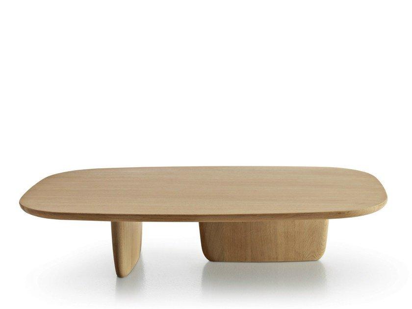 Oval oak coffee table | Tobi-ishi by B&B Italia