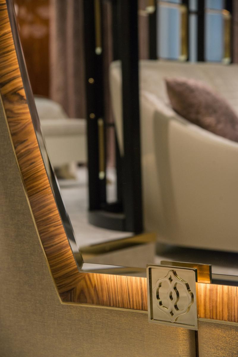 Wall mirror with frame and integrated lighting | Etienne by Bruno Zampa