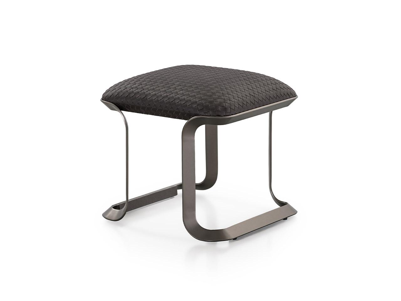 Low stool with integrated cushion | Milano by Turri