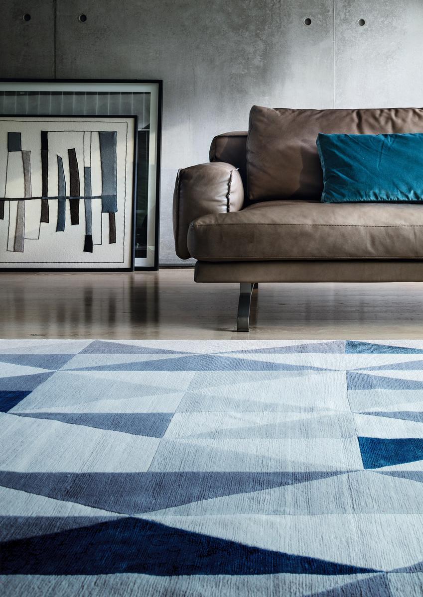 Leather sofa | Mustique by Lema