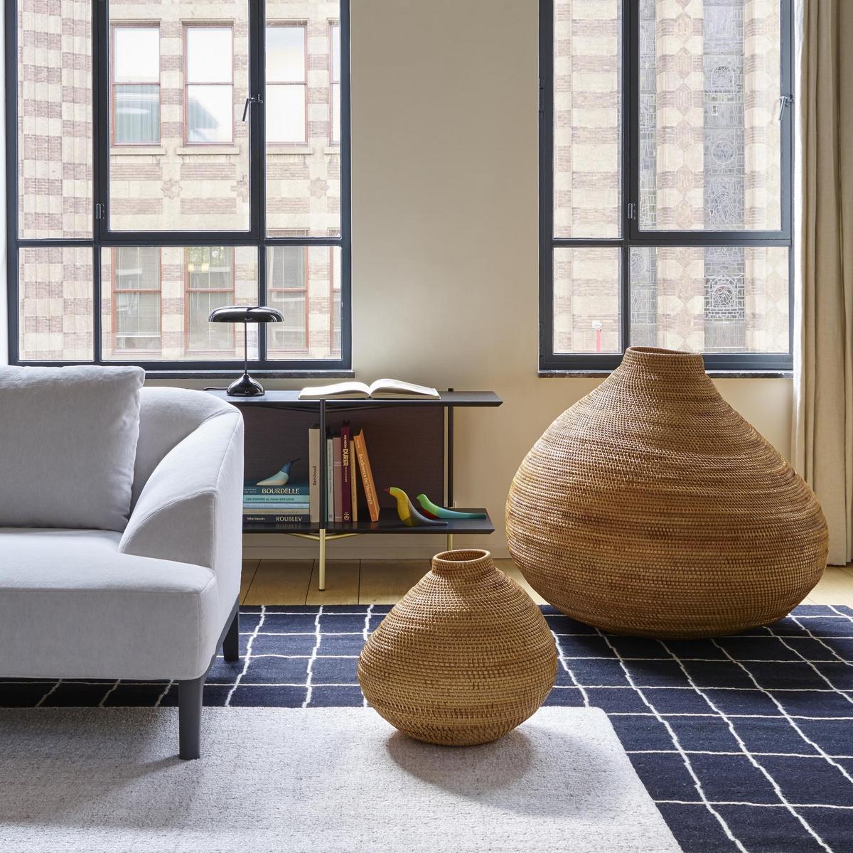 LED lacquered glass table lamp | Sitar by Ligne Roset