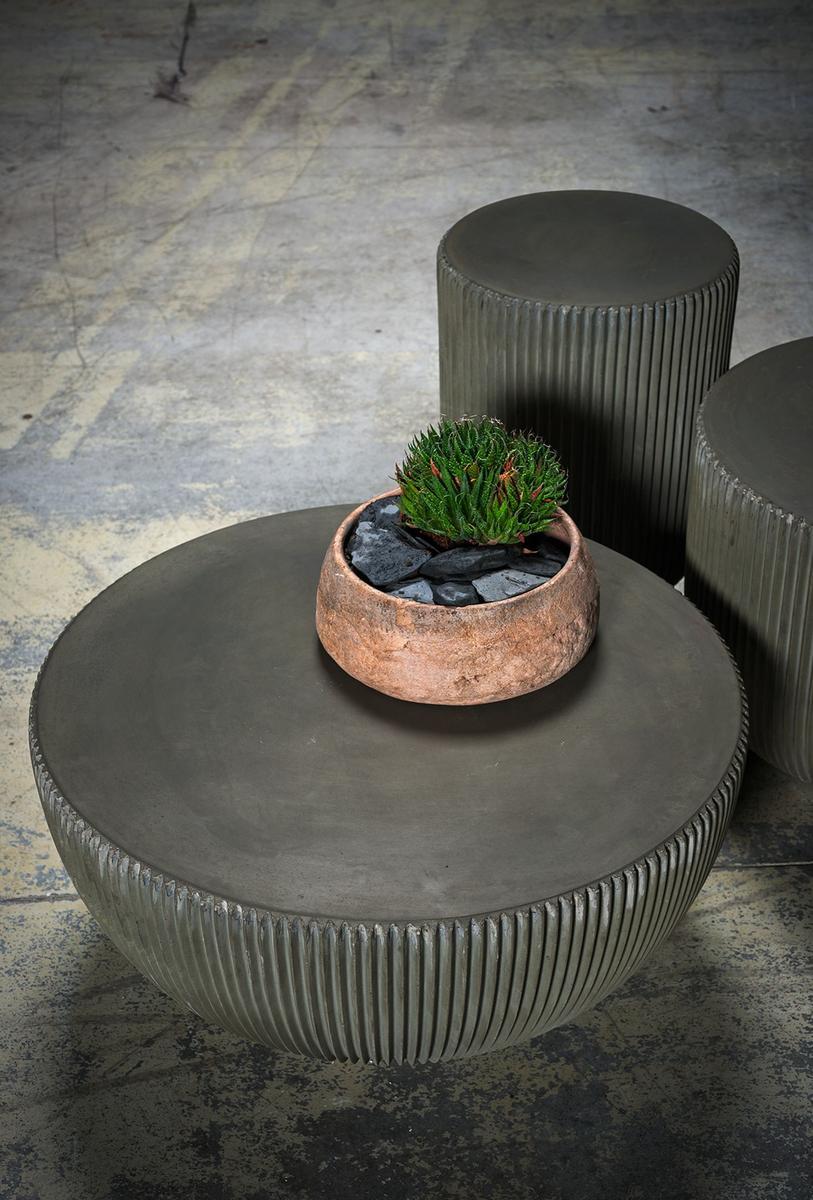 Round cement coffee table | Juno by Baxter