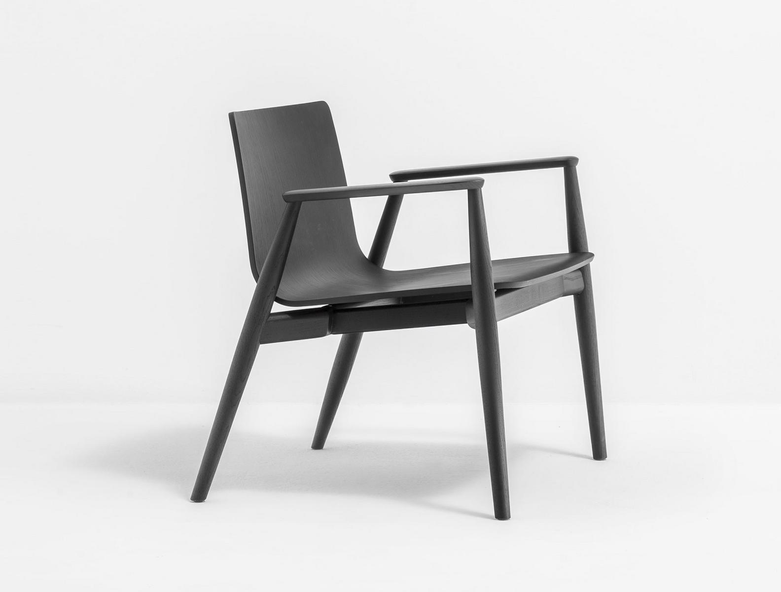Wood veneer easy chair with armrests | Malmö 295 by Pedrali