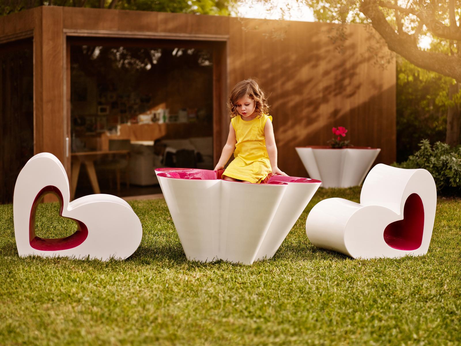 Garden side table / garden vase | Agatha by Vondom
