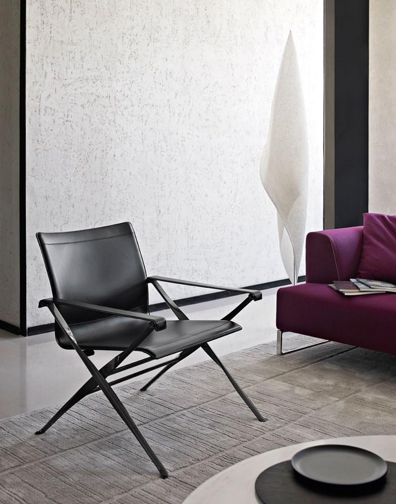 Tanned leather easy chair with armrests | Beverly '14 by B&B Italia