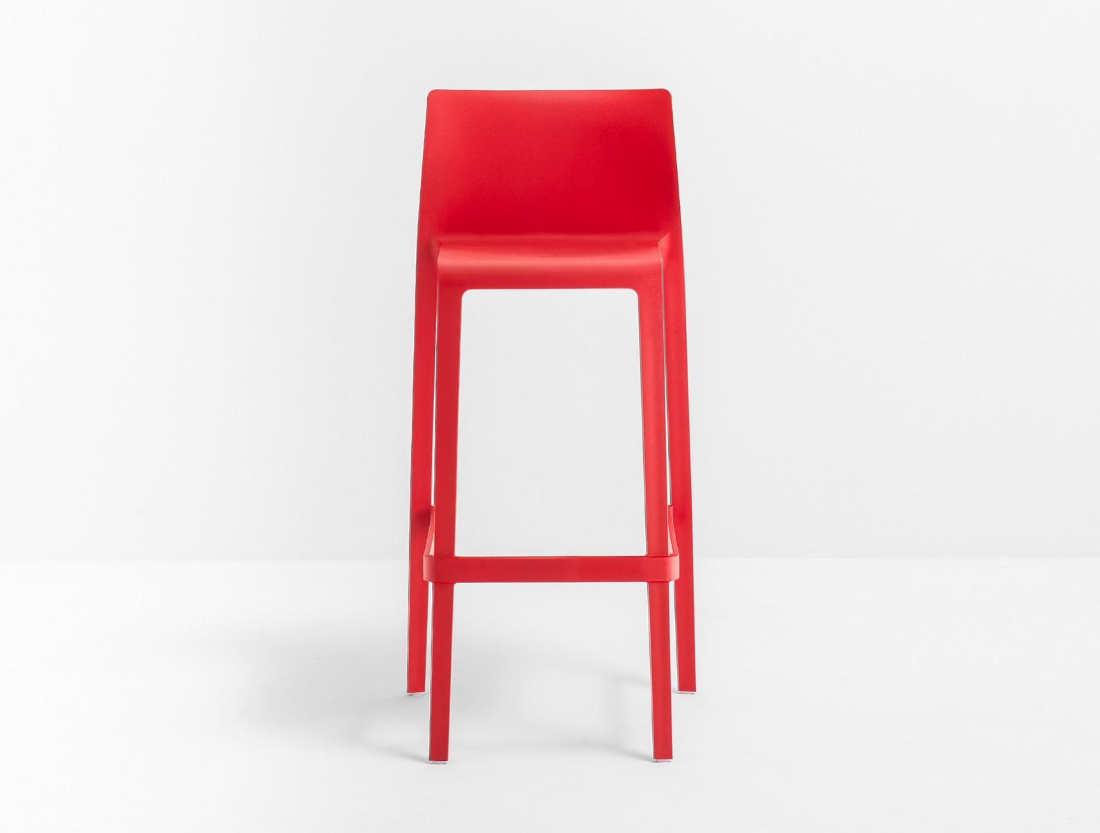 Stackable polypropylene stool | Volt 678 by Pedrali
