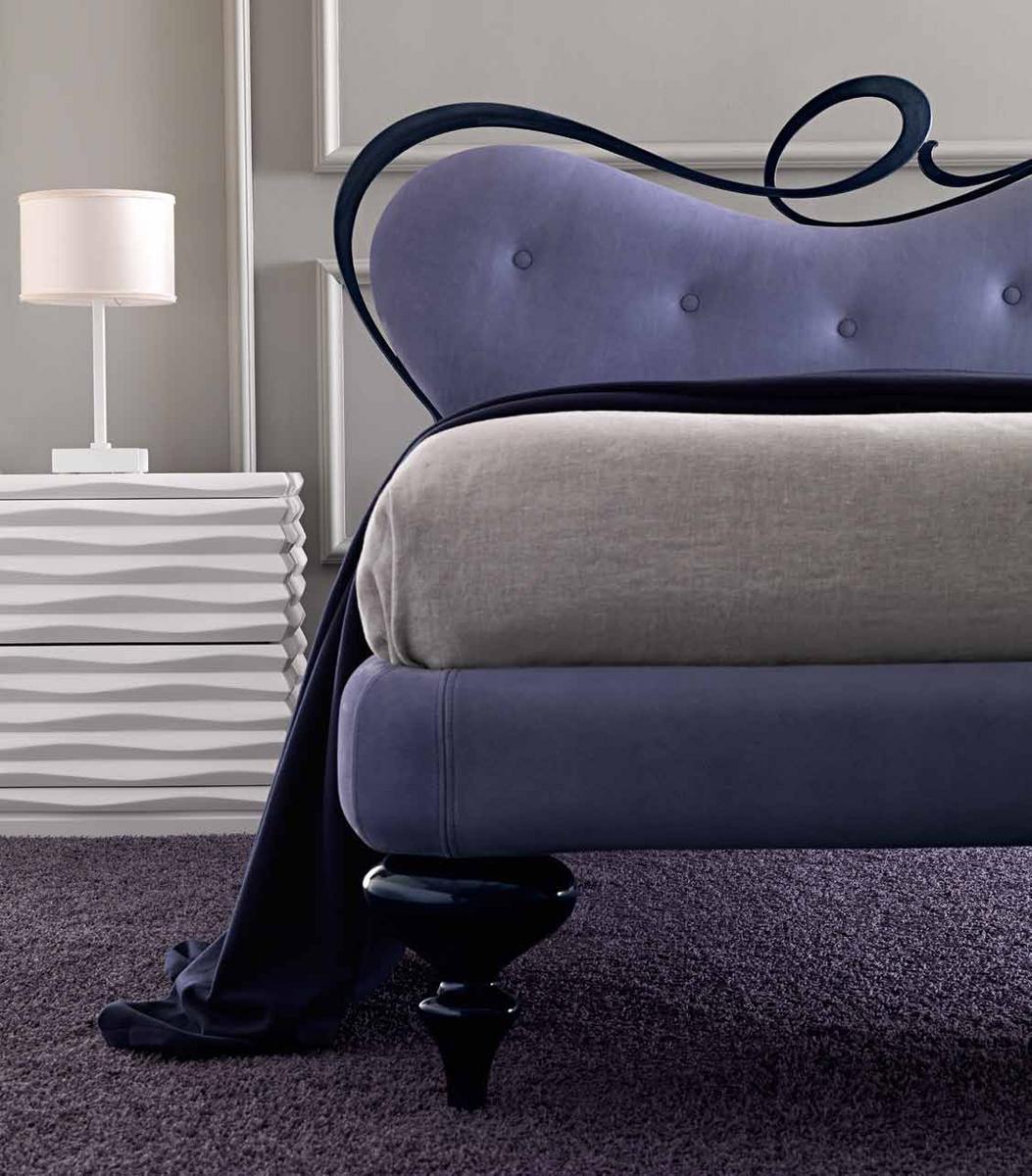 Full size bed with upholstered headboard | Romeo by Corte Zari