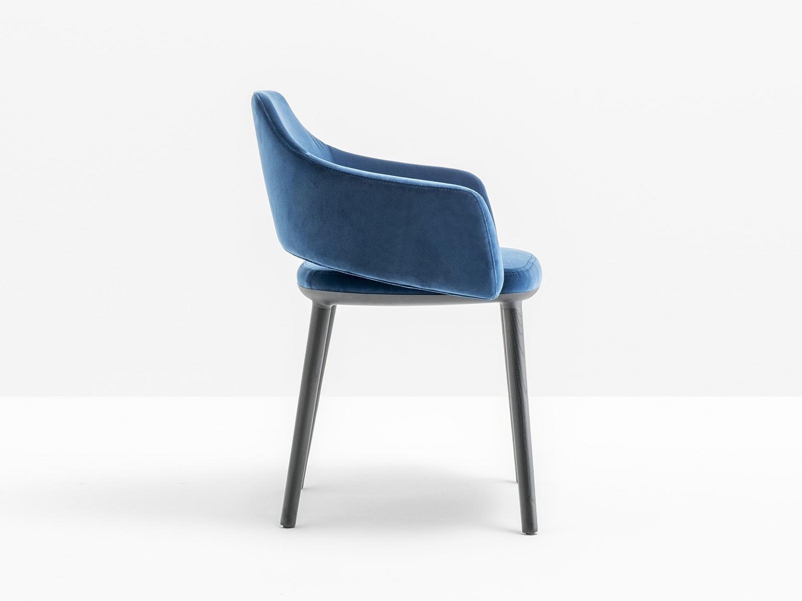 Upholstered fabric chair with armrests | Vic 645 by Pedrali