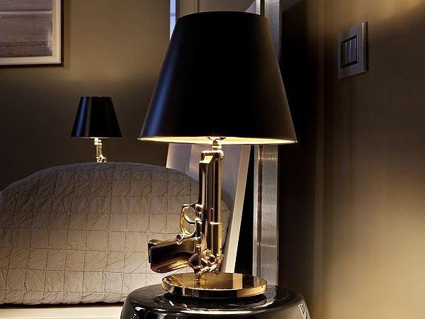 LED direct-indirect light table lamp | Bedside Gun by Flos