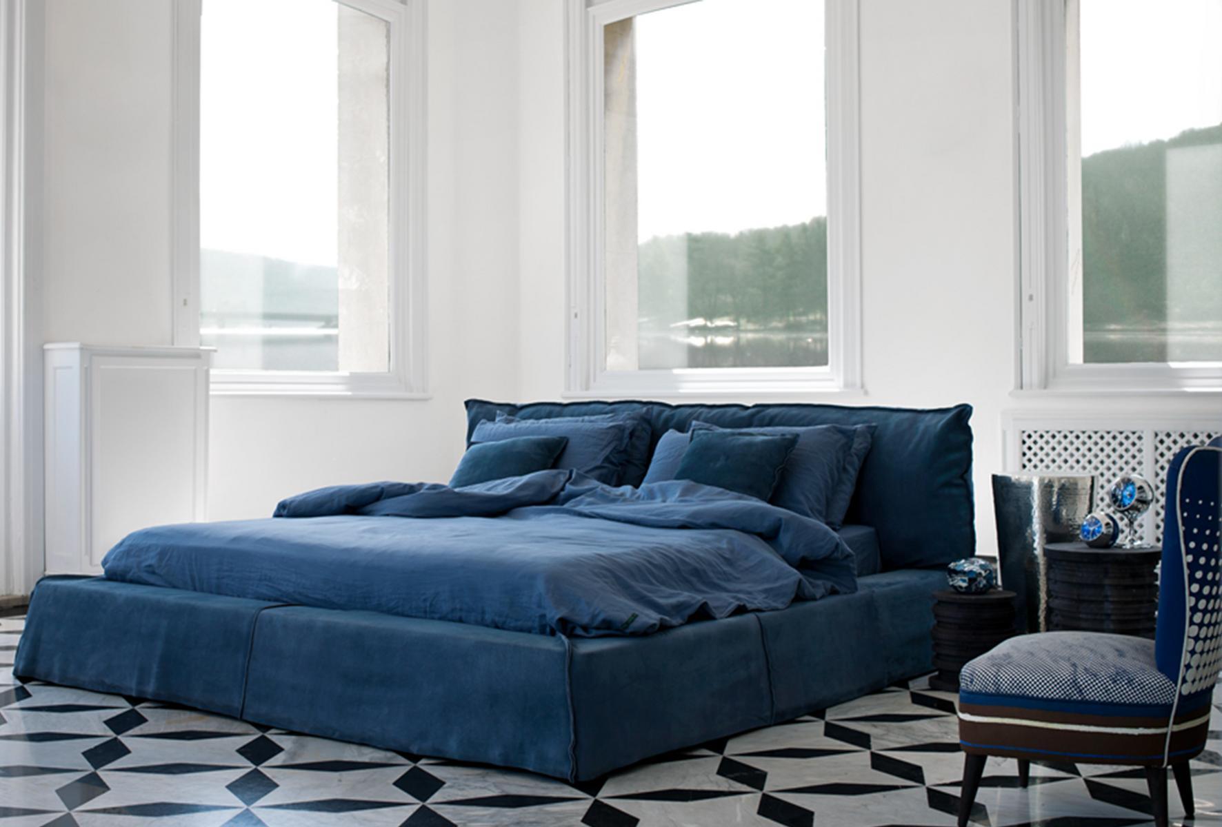 Upholstered leather bed | Paris by Baxter