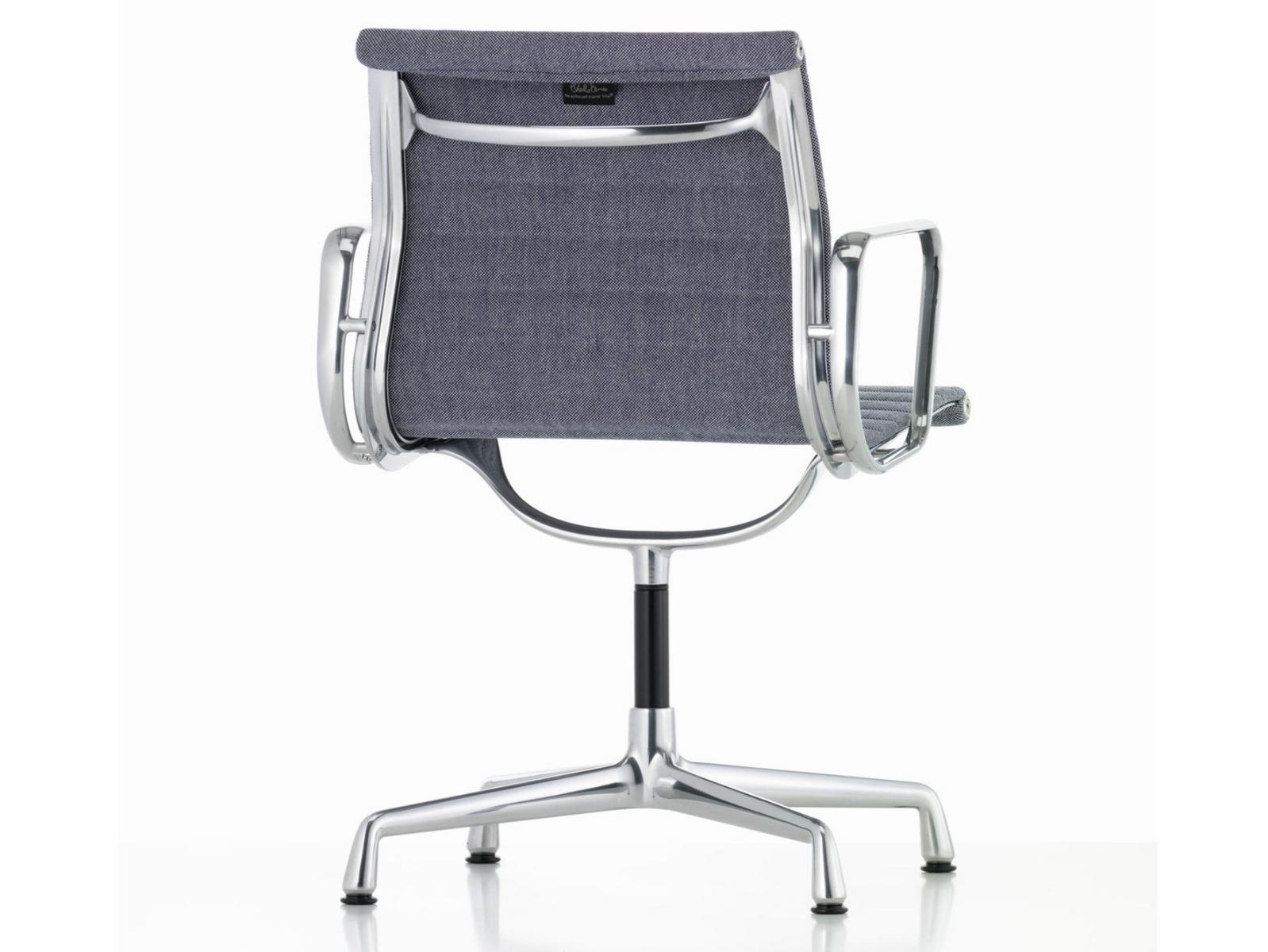 Swivel fabric chair with 4-spoke base with armrests | Ea 104 by Vitra