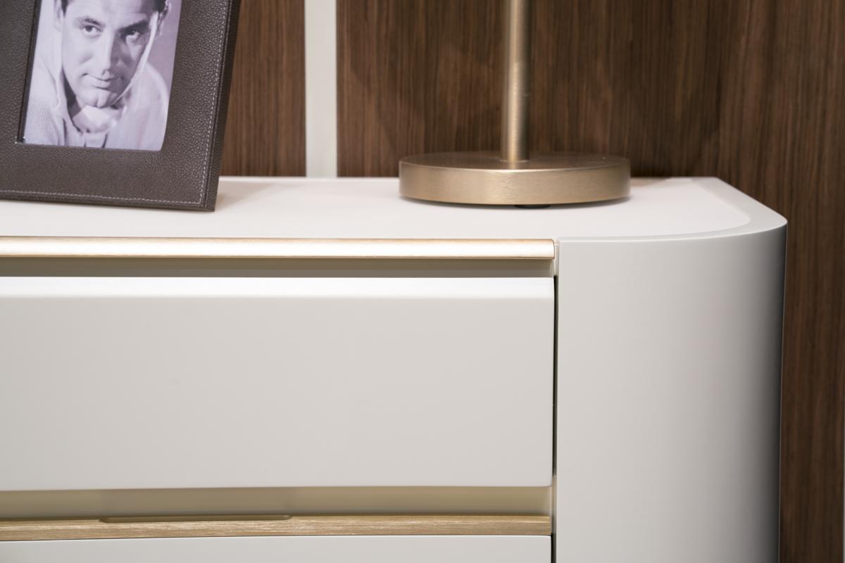 Lacquered bedside table and calacatta marble top | Stuart by Bruno Zampa