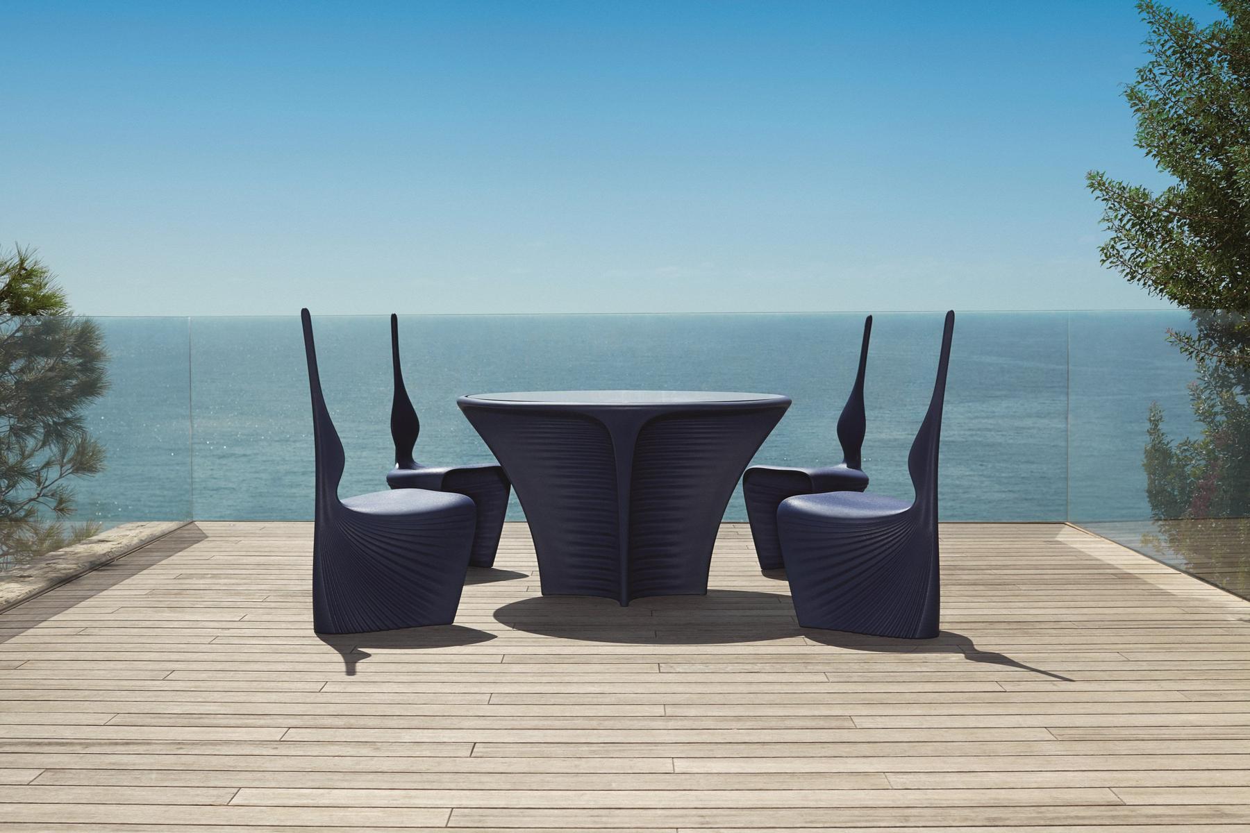 Round polyethylene garden table | Biophilia by Vondom