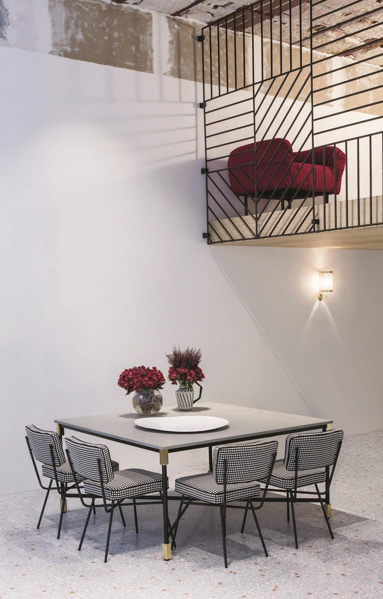 Upholstered fabric chair | Elettra by Arflex