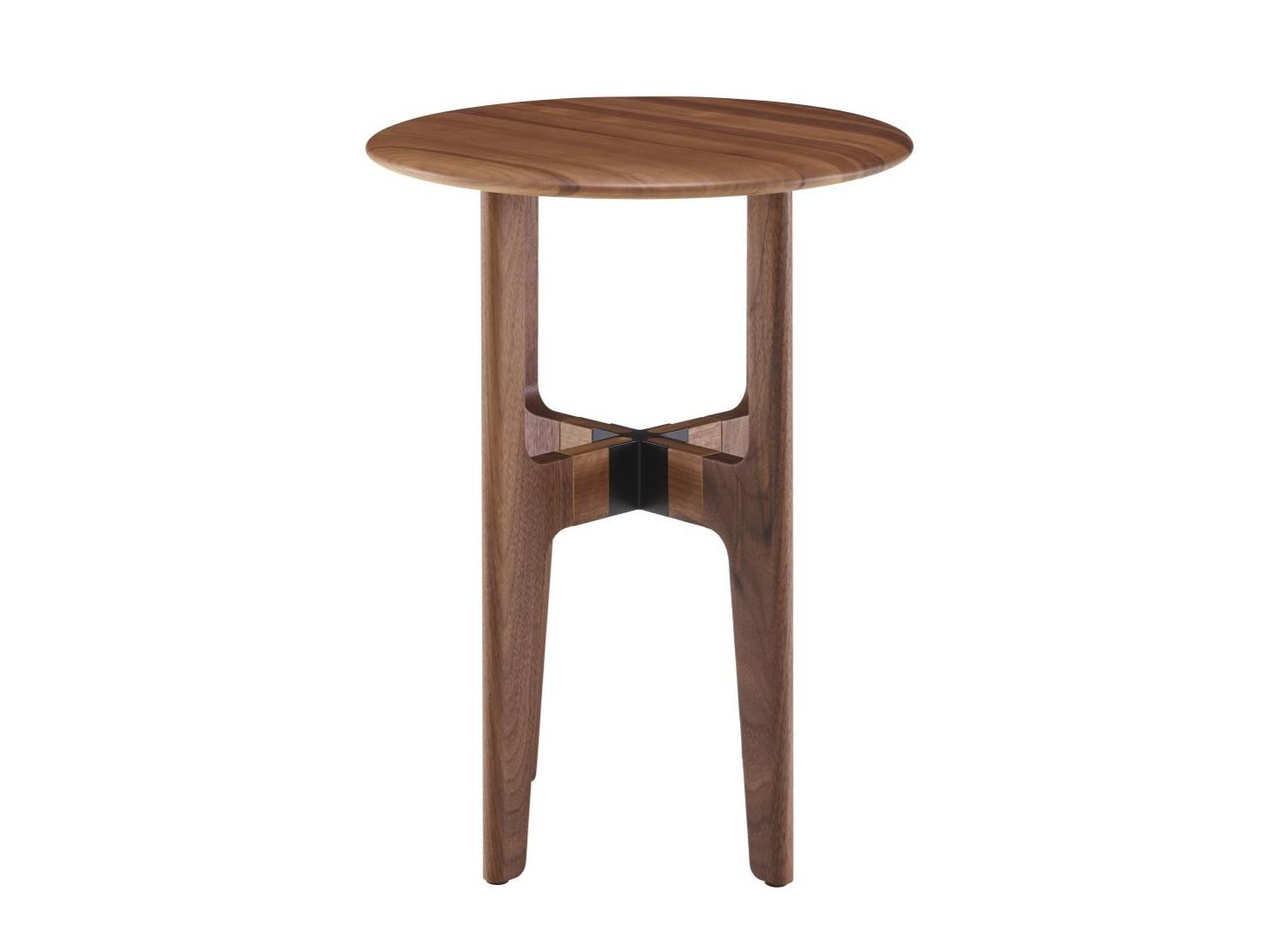 Round solid wood coffee table | Nodum by Ligne Roset