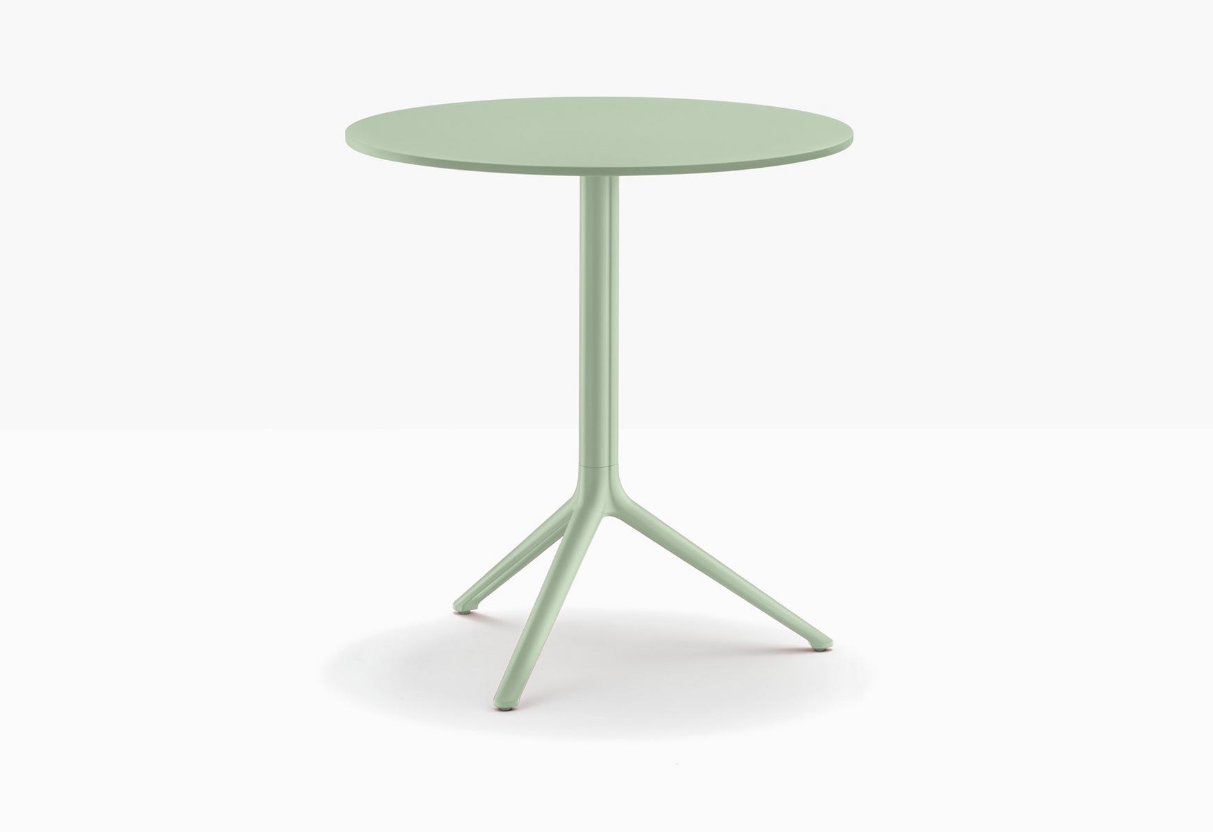 Round aluminium table with 4-star base | Elliot 5470 by Pedrali