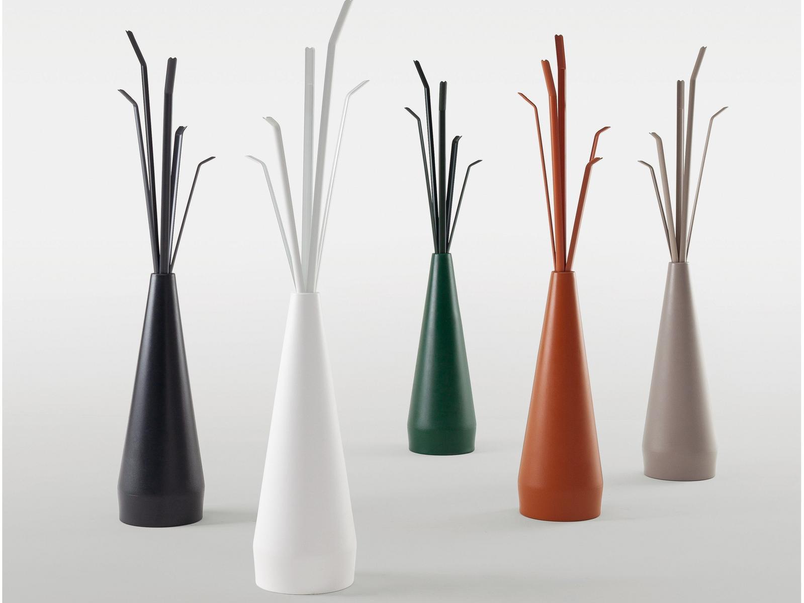 Polyethylene floor lamp / coat rack | Kadou by Bonaldo