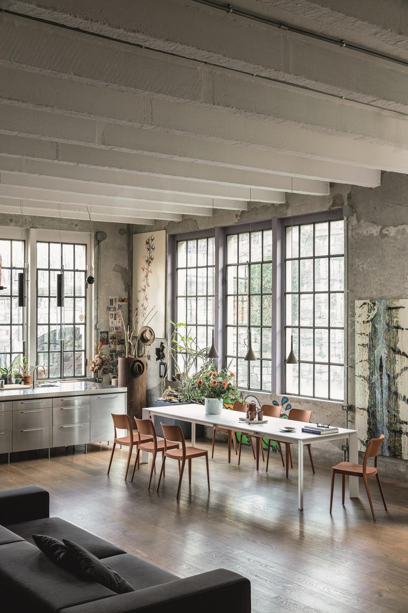 Extending rectangular glass and steel table | Ghedi by Midj