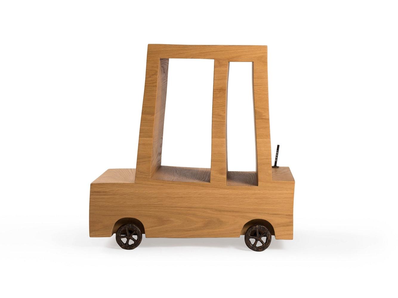 Oak high side table with integrated magazine rack | Turbo Table by Moooi