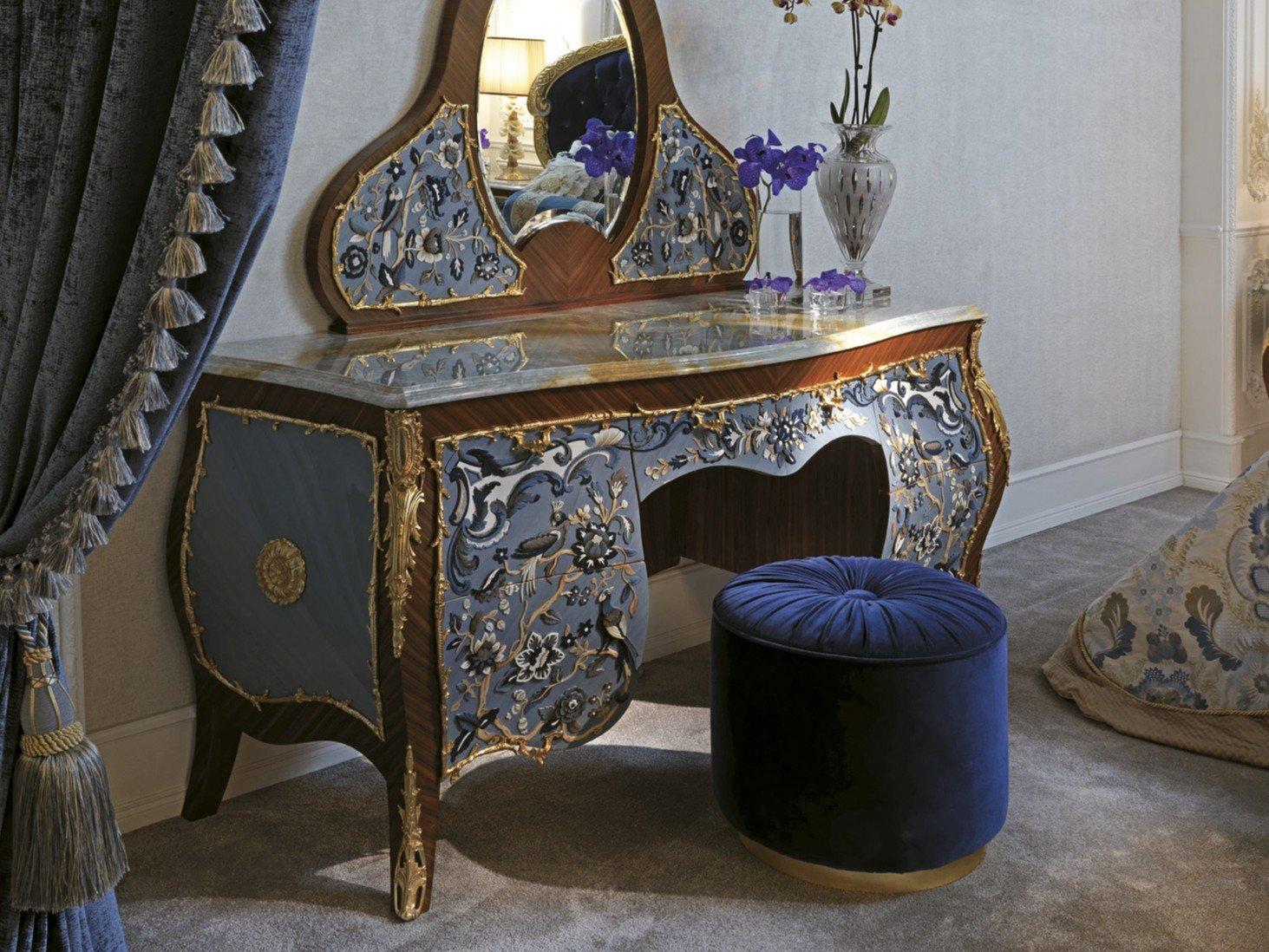 3690 Wooden dressing table