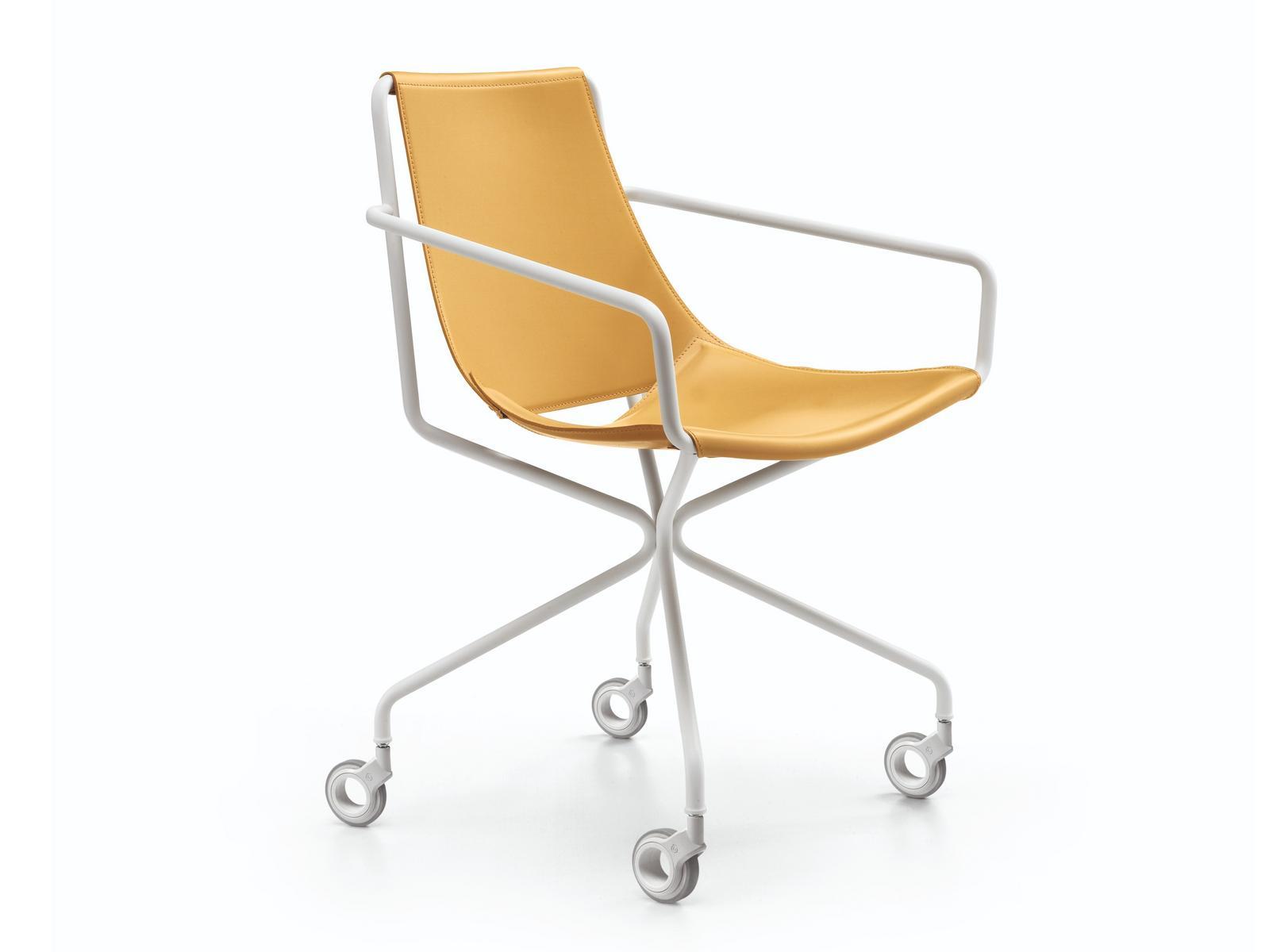 Tanned leather office chair with armrests | Apelle Dp by Midj