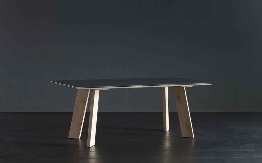 Rectangular iron dining table | Detroit + Street by Altacorte