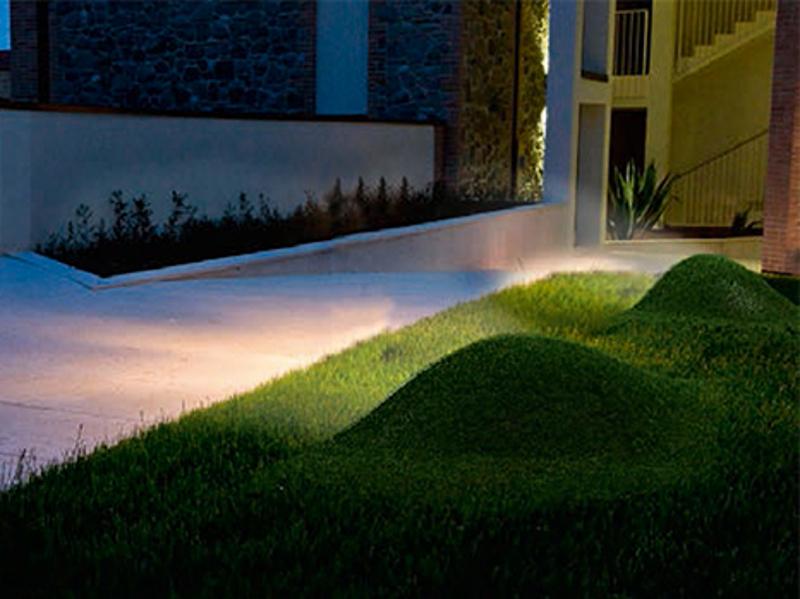 LED aluminium floor lamp | Lampyris by Panzeri