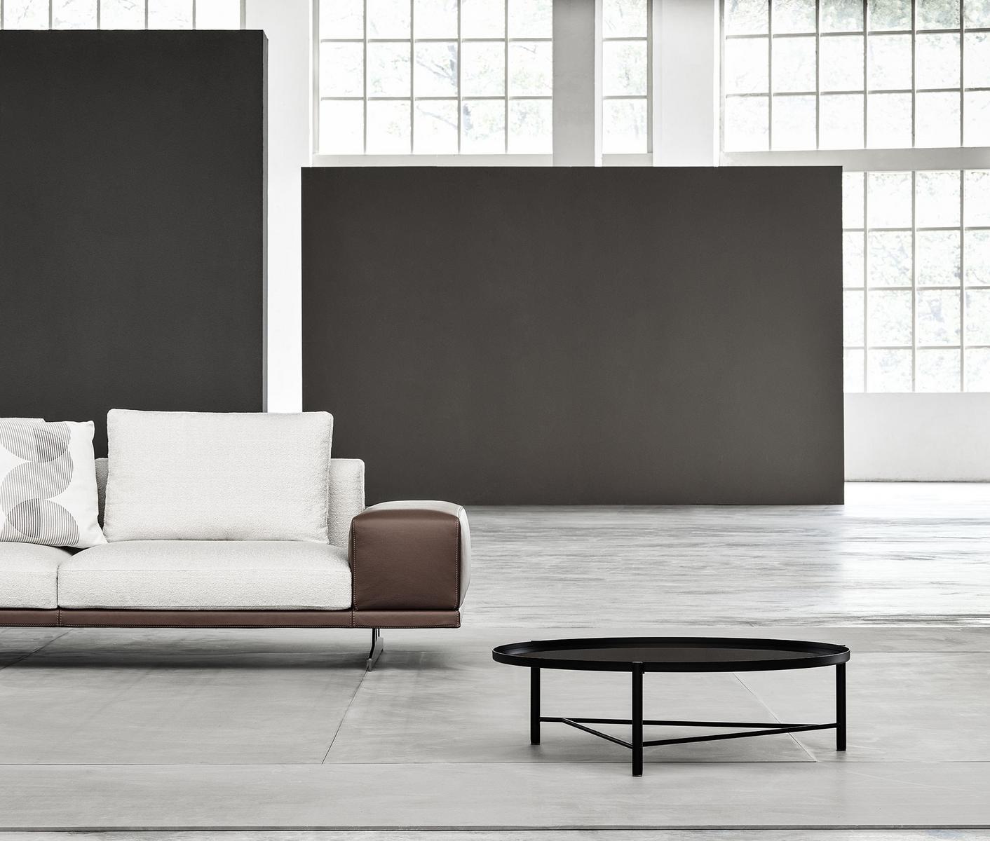 Low round glass and metal coffee table | Santa Monica by Frigerio