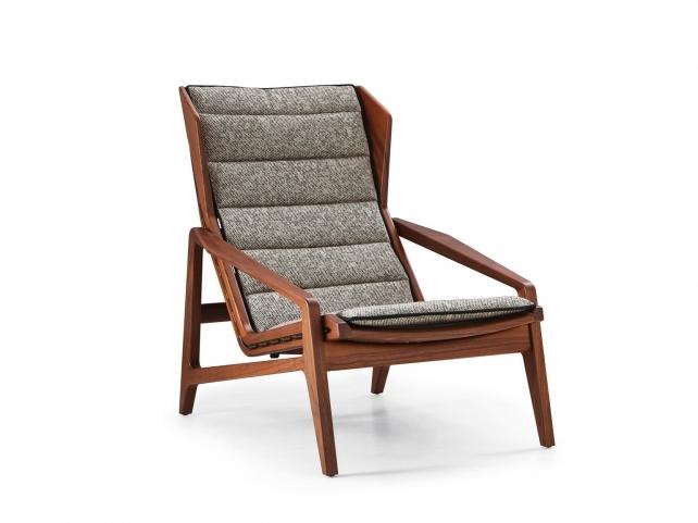 Ergonomic armchair with armrests | D.156.3 by Molteni